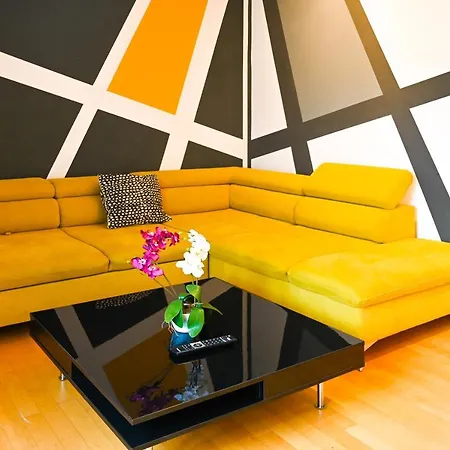 2Br Apartment For 6 With Private Terrace Near City Center & Metro U2-3